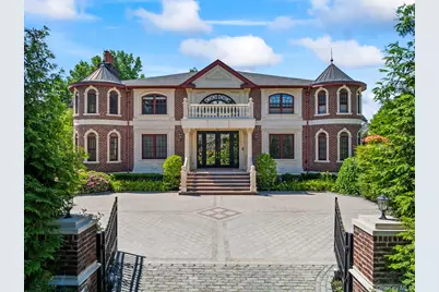 28 Whitney Circle, Glen Cove, NY 11542 - Photo 4