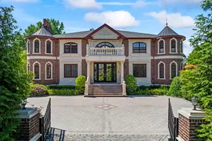 28 Whitney Cir, Glen Cove, NY 11542 - Photo 4