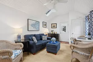 424 4th St, Greenport, NY 11944 - Photo 10