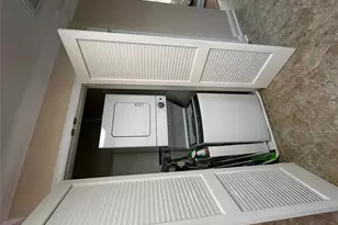 918 Willow Ln, Valley Stream, NY 11580 - Photo 14