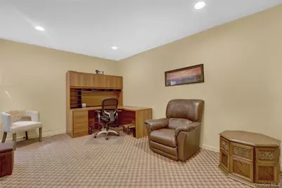 120 Morris Avenue #B17, Rockville Centre, NY 11570 - Photo 14