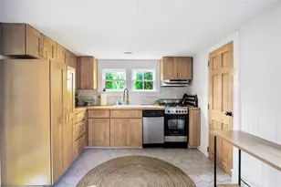 86 Old Country Rd, East Quogue, NY 11942 - Photo 8