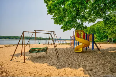 262 Harbor Acres Road, Port Washington, NY 11050 - Photo 26