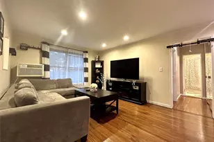 44 Terrace Cir, Great Neck, NY 11021 - Photo 4