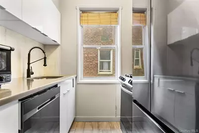 180 Van Cortlandt Park S #6J, Bronx, NY 10463 - Photo 6