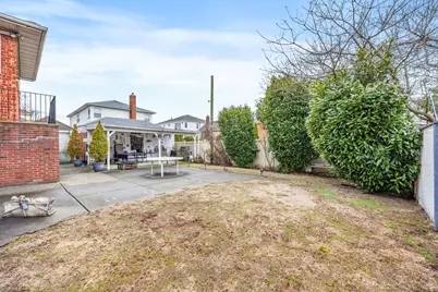 15744 97th Street, Howard Beach, NY 11414 - Photo 28