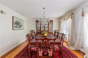 24 Cricket Ln, Great Neck, NY 11024 - Photo 16