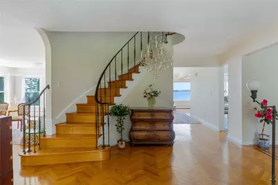 24 Cricket Lane, Great Neck, NY 11024 - Photo 8