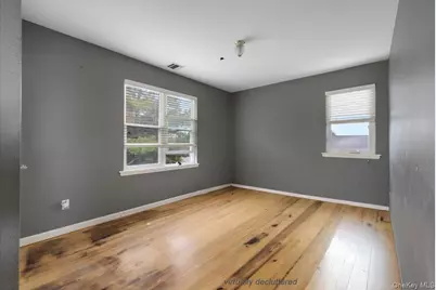 35 Jackson Avenue W, Babylon, NY 11702 - Photo 24