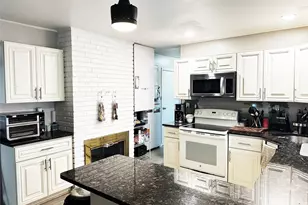 94 Mallard Rd, Levittown, NY 11756 - Photo 2