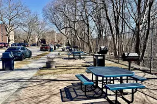 171 Pearsall Dr, Mount Vernon, NY 10552 - Photo 8