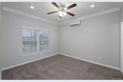 115 Evergreen Street #106, West Babylon, NY 11704 - Photo 6