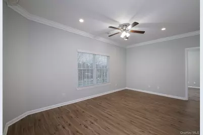 115 Evergreen Street #106, West Babylon, NY 11704 - Photo 4