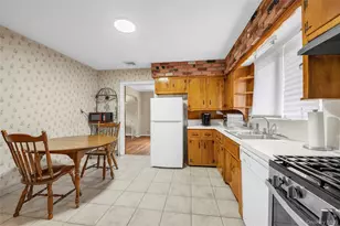 61-46 213th St, Bayside, NY 11364 - Photo 8