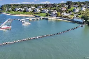 48 Pembroke Dr, Glen Cove, NY 11542 - Photo 2