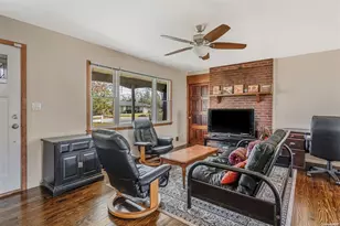 168 W Tiana Rd, Hampton Bays, NY 11946 - Photo 4