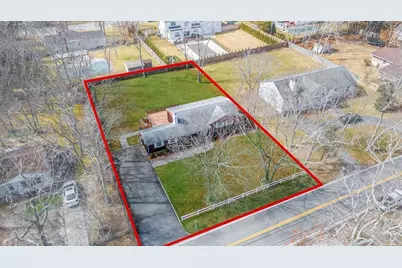 168 W Tiana Road, Hampton Bays, NY 11946 - Photo 16