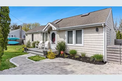 8 Elder Avenue, Hampton Bays, NY 11946 - Photo 2