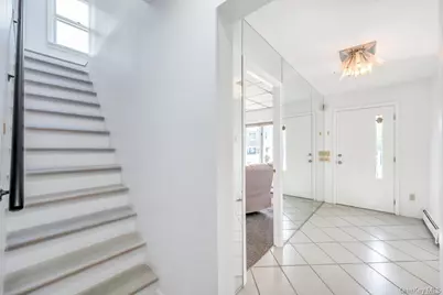 20 Northern Parkway E, Plainview, NY 11803 - Photo 10