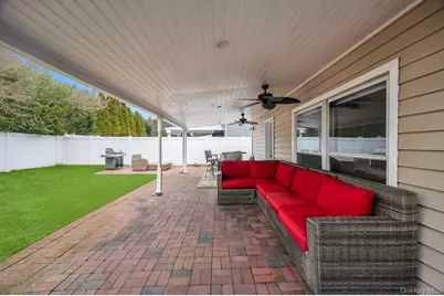 20 Northern Parkway E, Plainview, NY 11803 - Photo 24