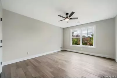 329 Weeks Avenue, Manorville, NY 11949 - Photo 36