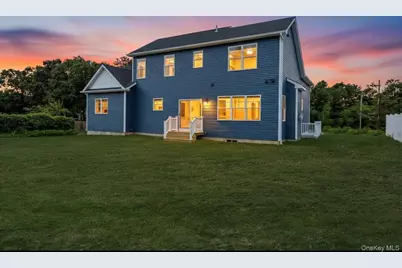 329 Weeks Avenue, Manorville, NY 11949 - Photo 4