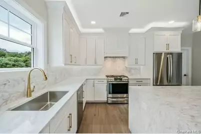 329 Weeks Avenue, Manorville, NY 11949 - Photo 30