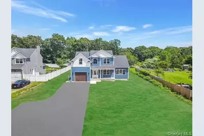 329 Weeks Avenue, Manorville, NY 11949 - Photo 20