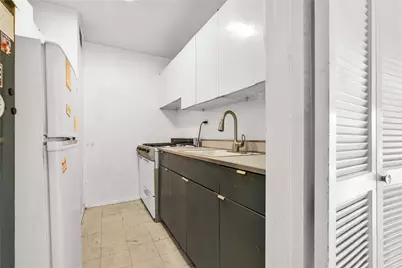 180 W End Avenue #17K, New York, NY 10023 - Photo 14