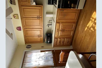 2 Yorkshire Road, New Hyde Park, NY 11040 - Photo 8