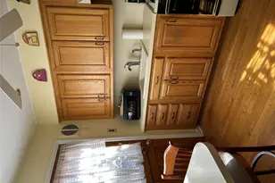 2 Yorkshire Rd, New Hyde Park, NY 11040 - Photo 8