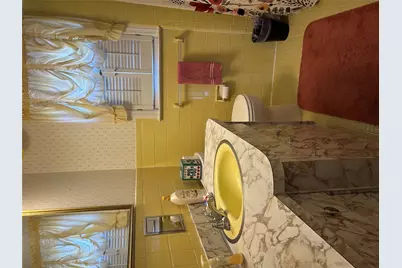 2 Yorkshire Road, New Hyde Park, NY 11040 - Photo 36