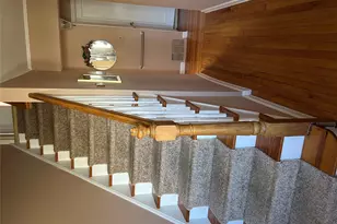 2 Yorkshire Rd, New Hyde Park, NY 11040 - Photo 4