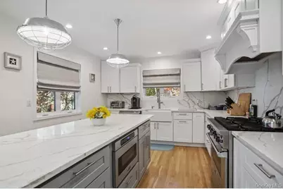 18 Park Circle, Quogue, NY 11959 - Photo 2