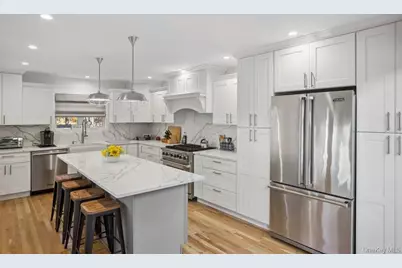 18 Park Circle, Quogue, NY 11959 - Photo 1