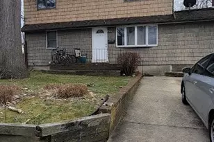 40 Samuel St, Ronkonkoma, NY 11779 - Photo 2