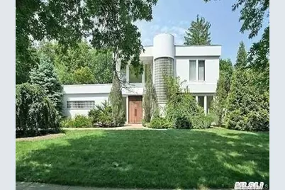 67 Parkway Drive, Roslyn Heights, NY 11577 - Photo 2