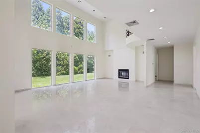 67 Parkway Drive, Roslyn Heights, NY 11577 - Photo 8