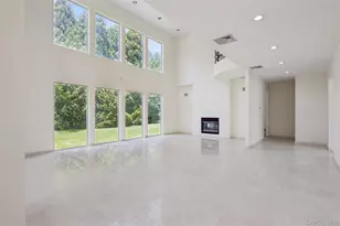 67 Parkway Dr, Roslyn Heights, NY 11577 - Photo 8