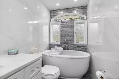 64 Sea Cliff Street, Islip Terrace, NY 11752 - Photo 22