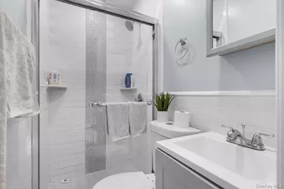 64 Sea Cliff Street, Islip Terrace, NY 11752 - Photo 18