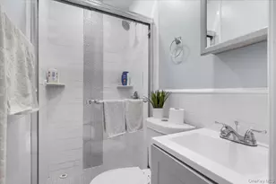 64 Sea Cliff St, Islip Terrace, NY 11752 - Photo 18