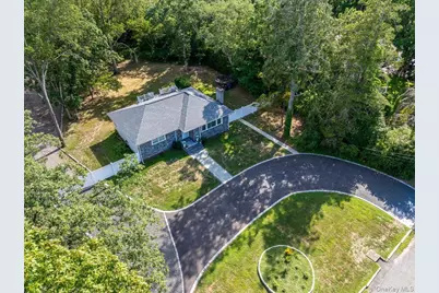 64 Sea Cliff Street, Islip Terrace, NY 11752 - Photo 2