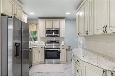 64 Sea Cliff Street, Islip Terrace, NY 11752 - Photo 14