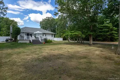 64 Sea Cliff Street, Islip Terrace, NY 11752 - Photo 28