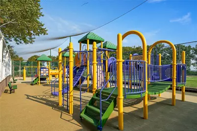 27010 Grand Central Parkway #32B, Floral Park, NY 11005 - Photo 18