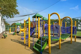 270-10 Grand Central Pkwy, Floral Park, NY 11005 - Photo 18