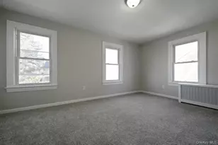 10 Winchester Dr, Lindenhurst, NY 11757 - Photo 12