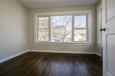 10 Winchester Drive, Lindenhurst, NY 11757 - Photo 4