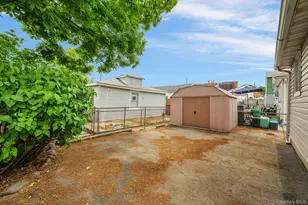 31 Edgewater Park, Bronx, NY 10465 - Photo 18